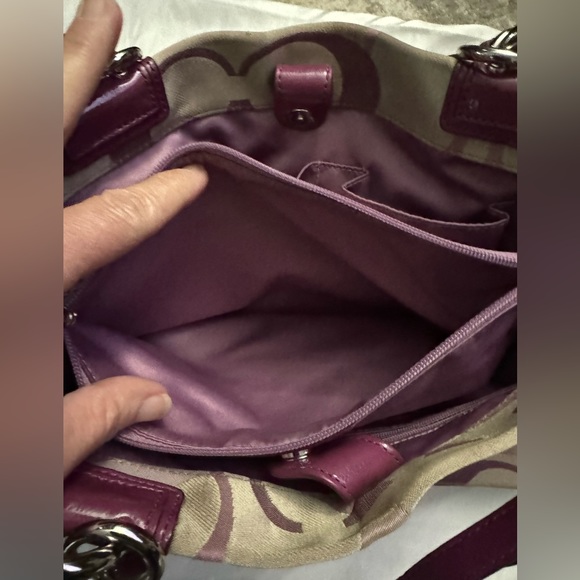 Coach purse - Picture 4 of 9